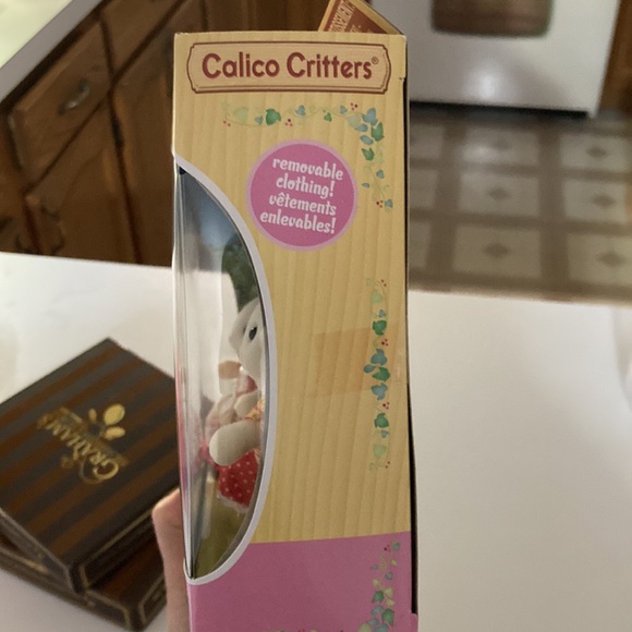 NIB! Calico Critters Chocolate Rabbit Family - Picture 4 of 6